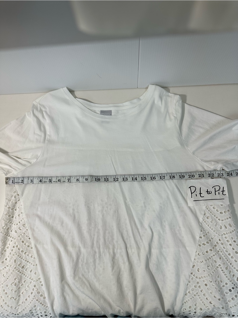 Chico's White Embellished Eyelet Detail Short Sleeve Top Sz 3/XL - Picture 8 of 12